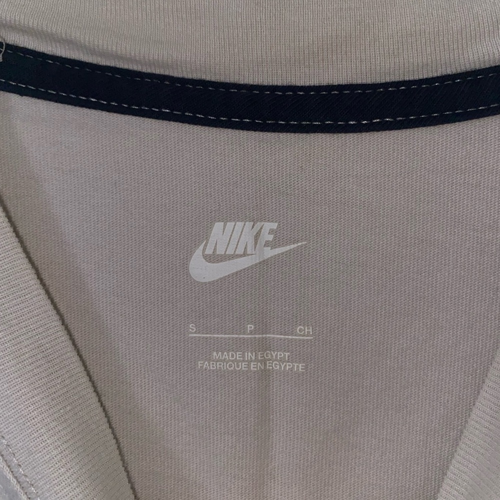 Nike Men T-shirt - Picture 4 of 11
